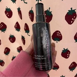 Skindinavia a Makeup Setting Spray 🎀